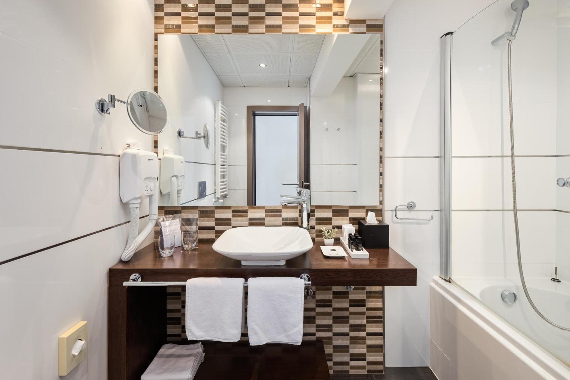 Boutique Hotel Adoral غاباس المظهر الخارجي الصورة